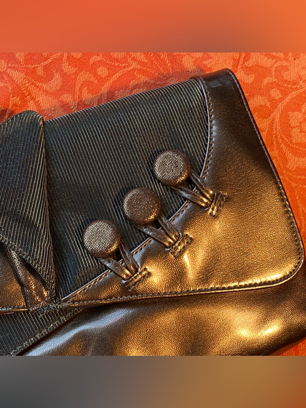 NWT in dust bag Irregular Choice Flick Flack clutch bag,metallic khaki gold - Picture 4 of 16
